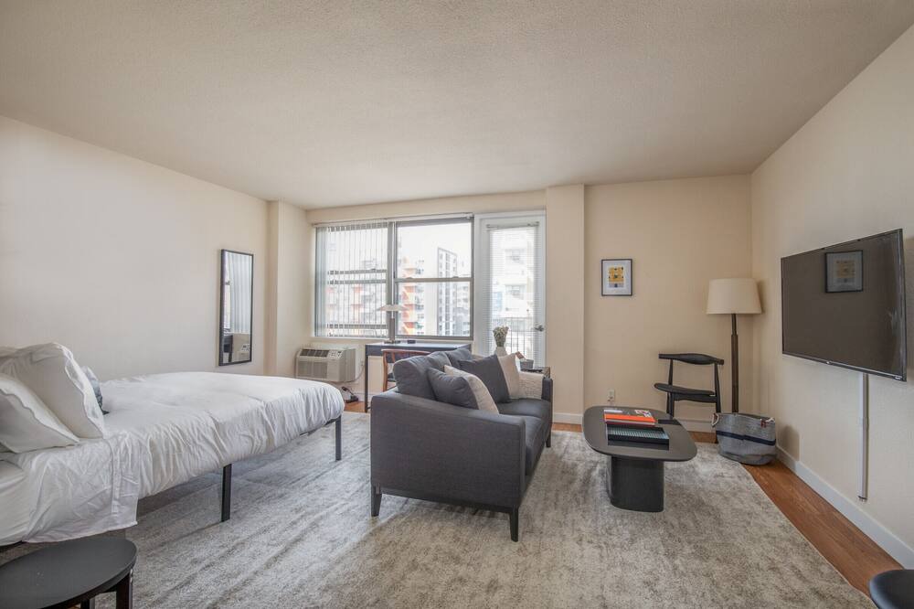 Photo of Bedroom in Downtown West