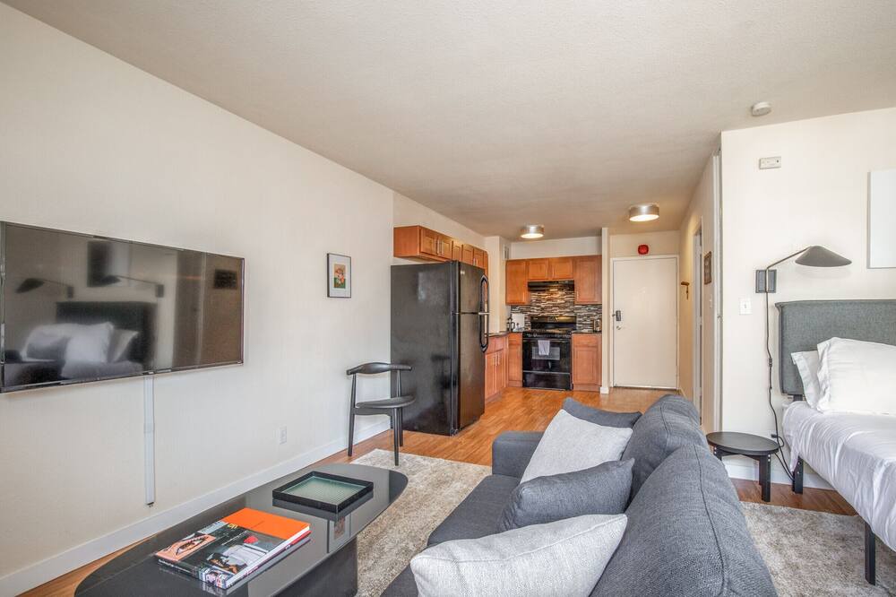 Photo of Bedroom in Downtown West