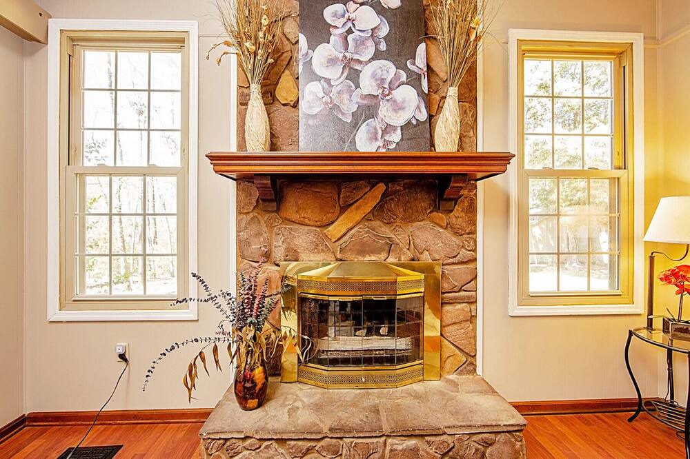Photo of Livingroom in Westover