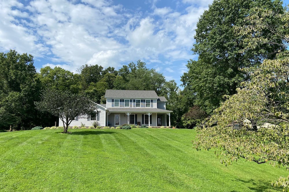 Photo of Outdoor in Round Hill