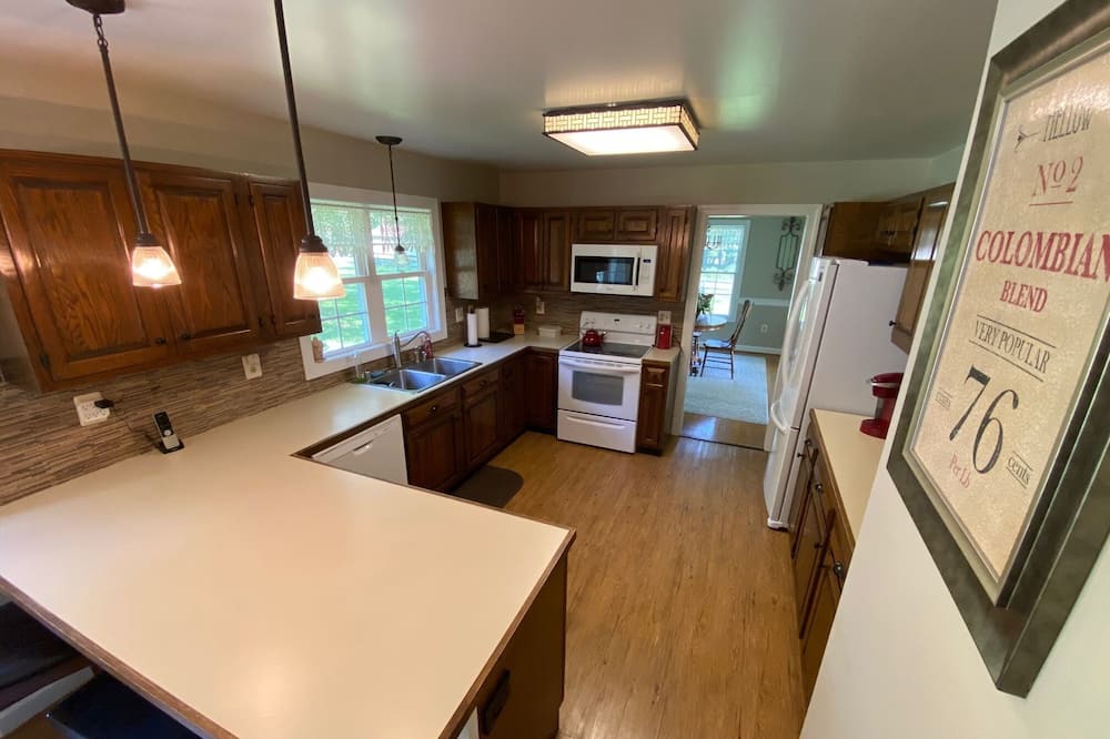 Photo of Kitchen in Round Hill