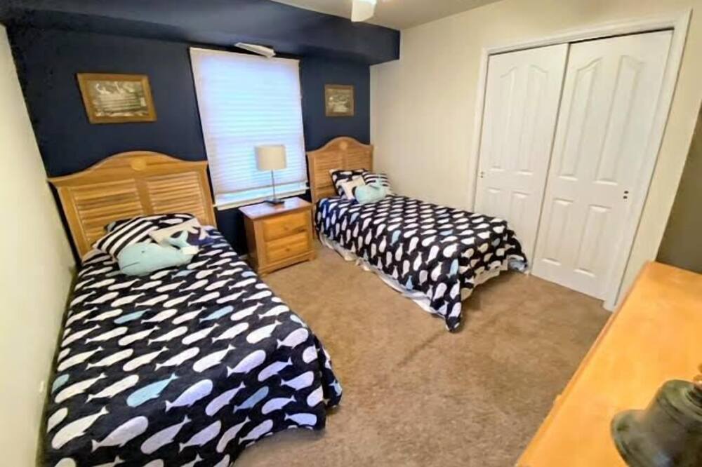 Photo of Bedroom in Townsend's Inlet