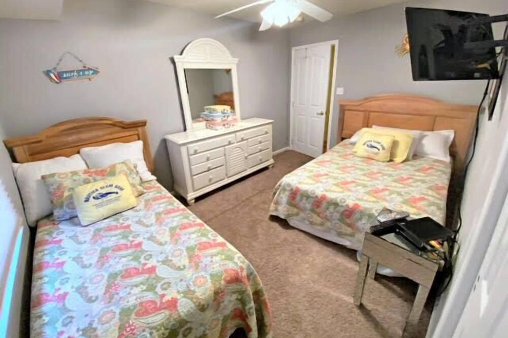 Photo of Bedroom in Townsend's Inlet