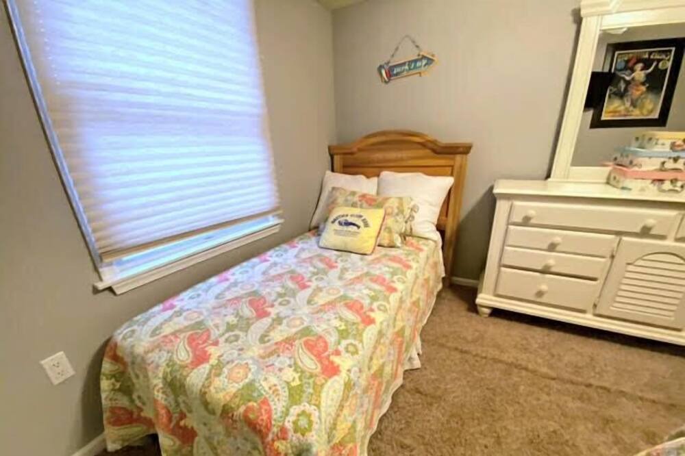 Photo of Bedroom in Townsend's Inlet