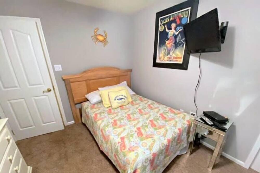 Photo of Bedroom in Townsend's Inlet