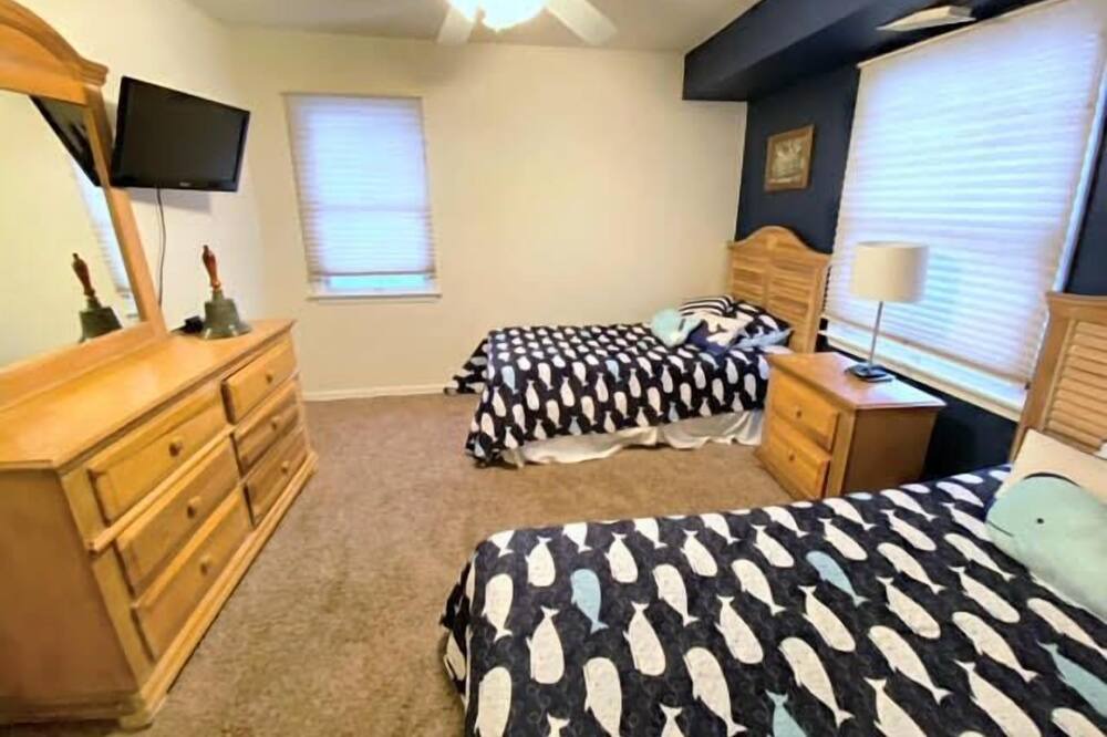 Photo of Bedroom in Townsend's Inlet