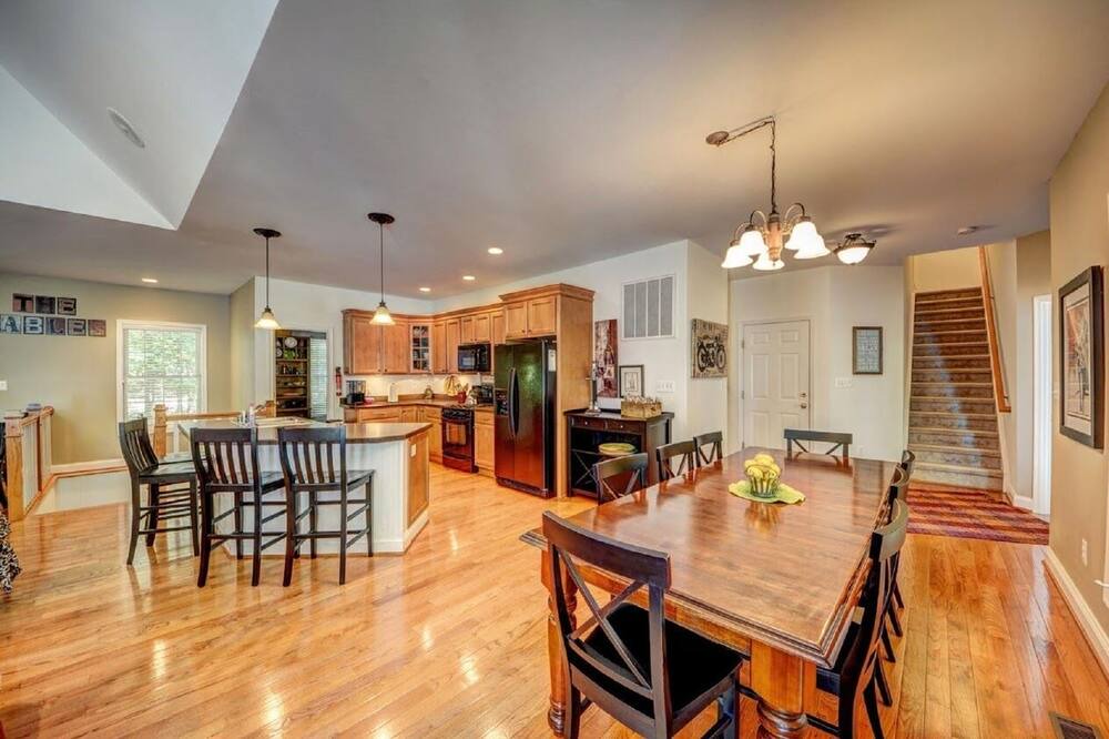 Photo of Kitchen in Lakeside Woods