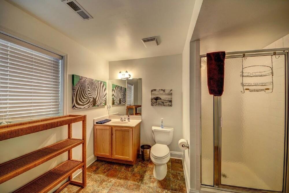 Photo of Bathroom in Lakeside Woods