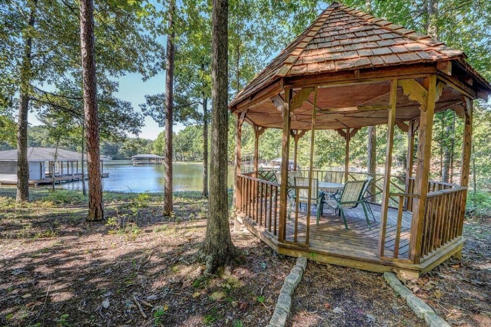 Photo of Outdoor in Lakeside Woods