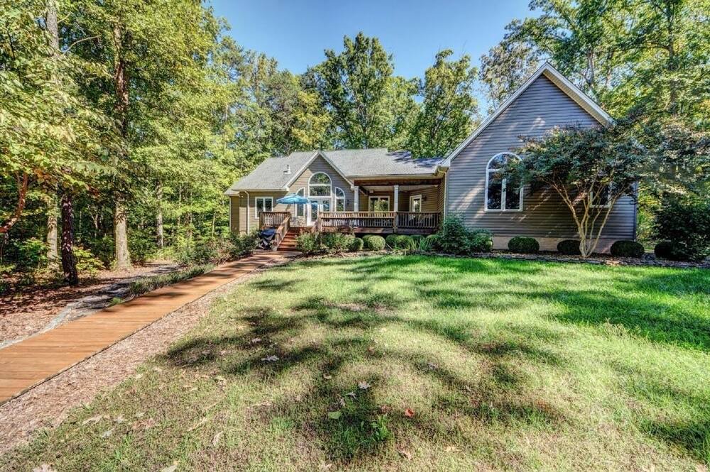 Photo of Outdoor in Lakeside Woods