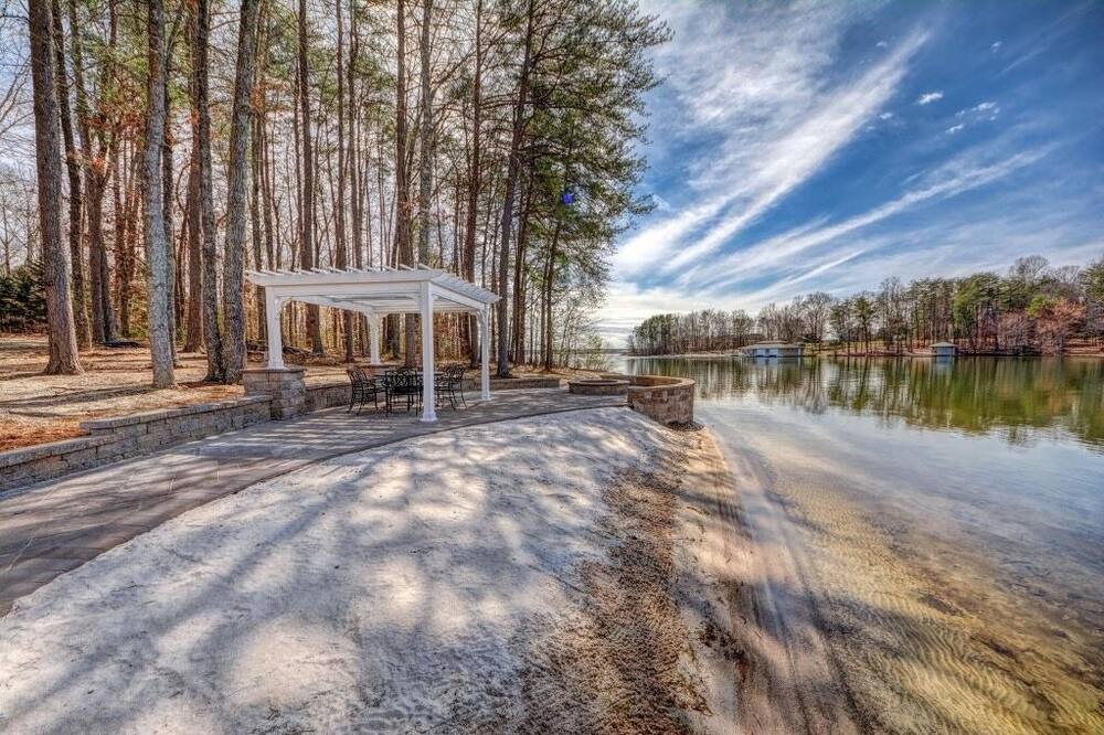 Photo of Others in Lakeside Woods