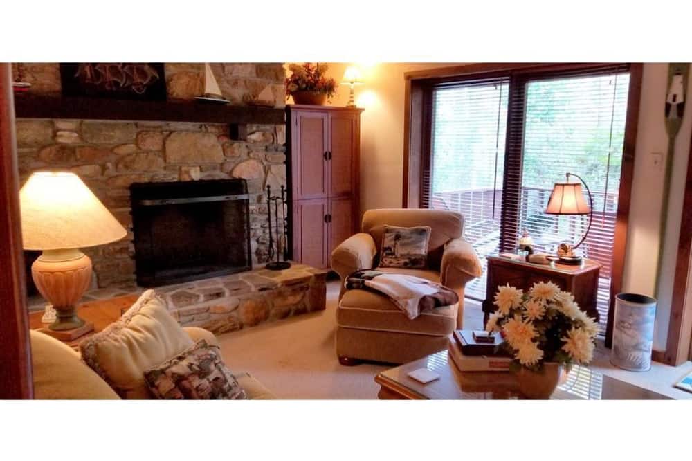 Photo of Livingroom in Glen Arm