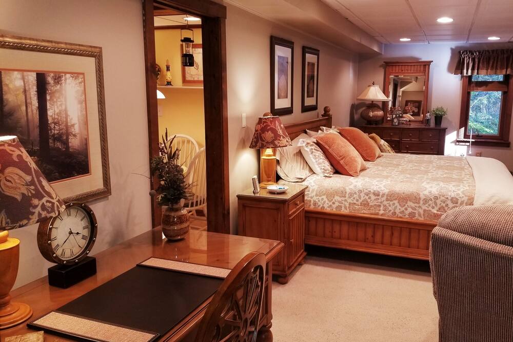 Photo of Bedroom in Glen Arm