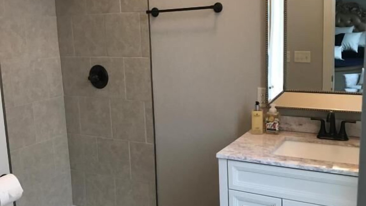 Photo of Bathroom in Le Mars