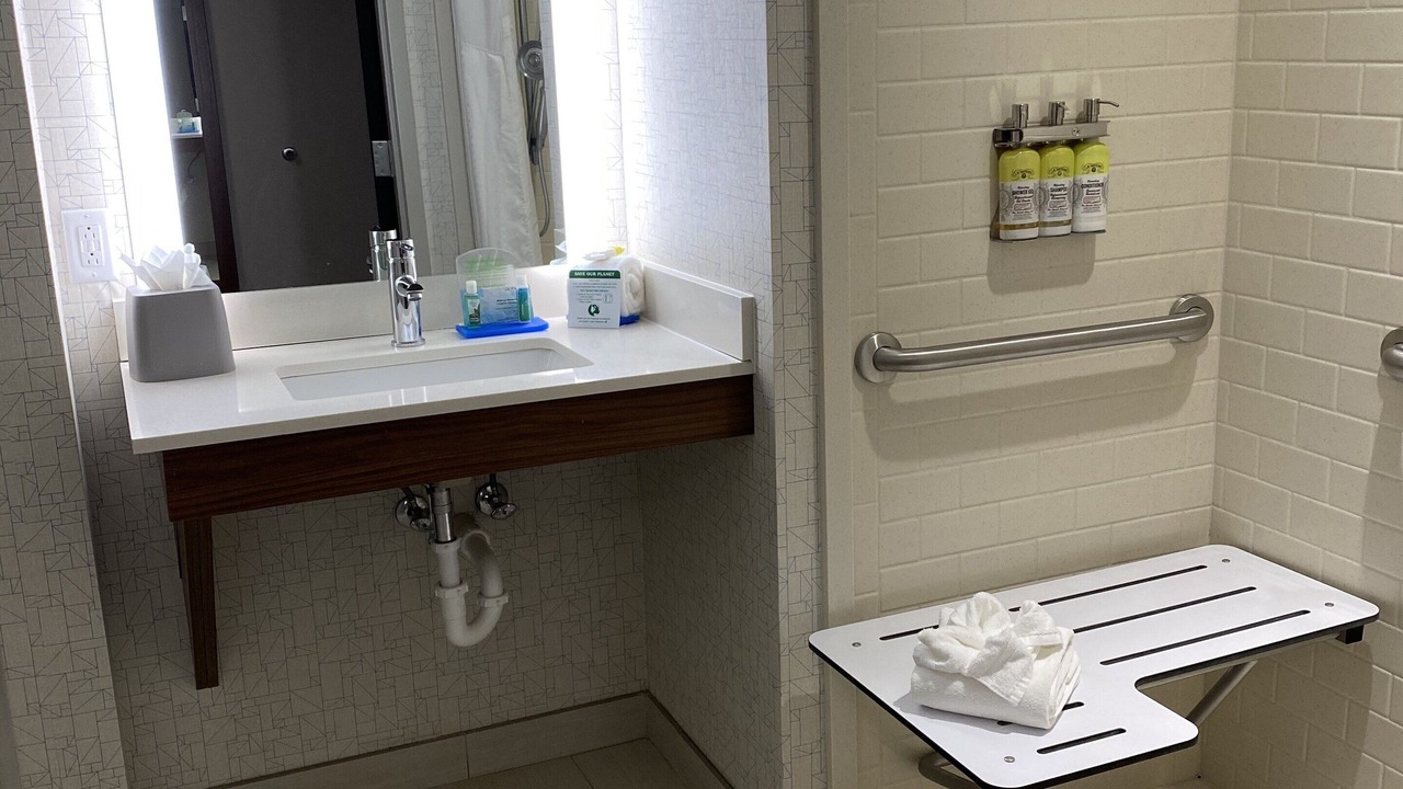 Photo of Bathroom in Kedron