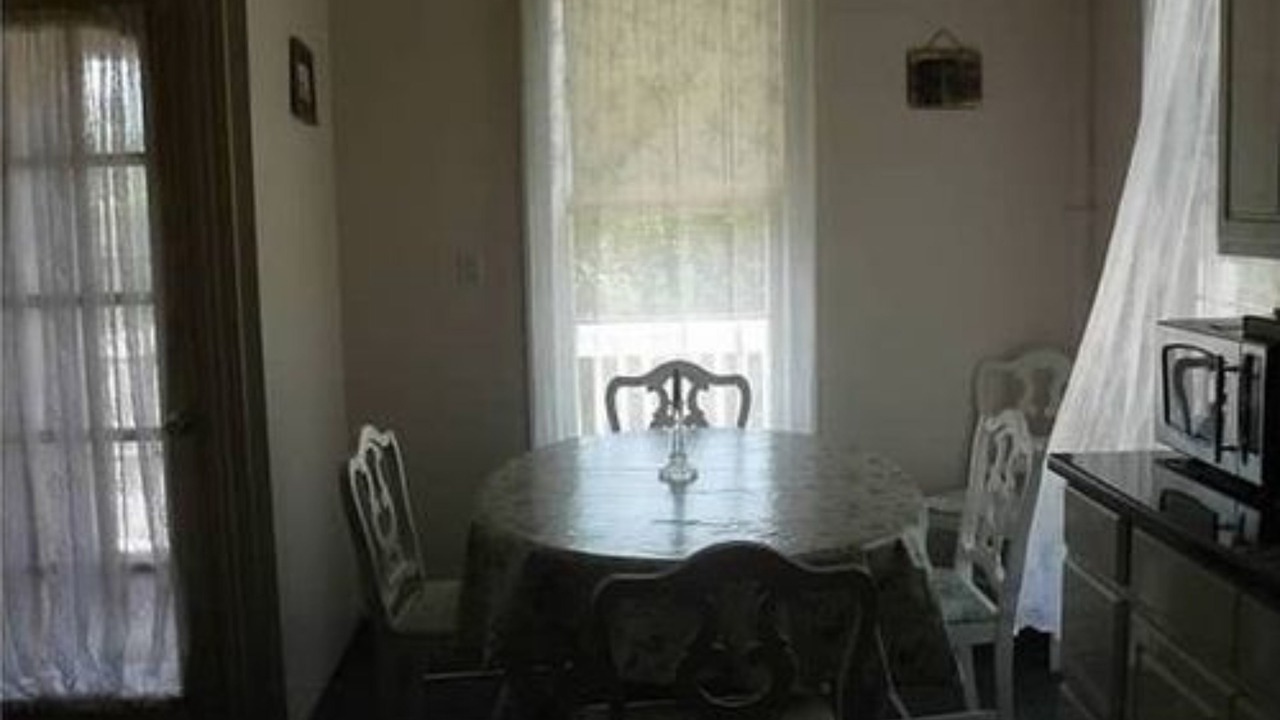 Photo of Livingroom in Spring Lake