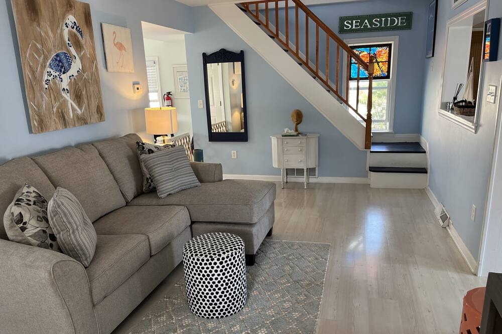 Photo of Livingroom in Beach Haven Park