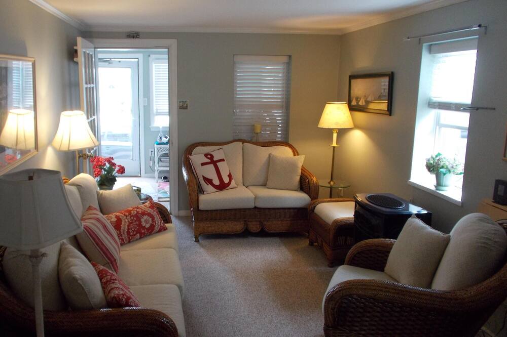 Photo of Livingroom in North End