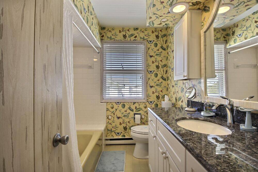 Photo of Bathroom in Stone Harbor