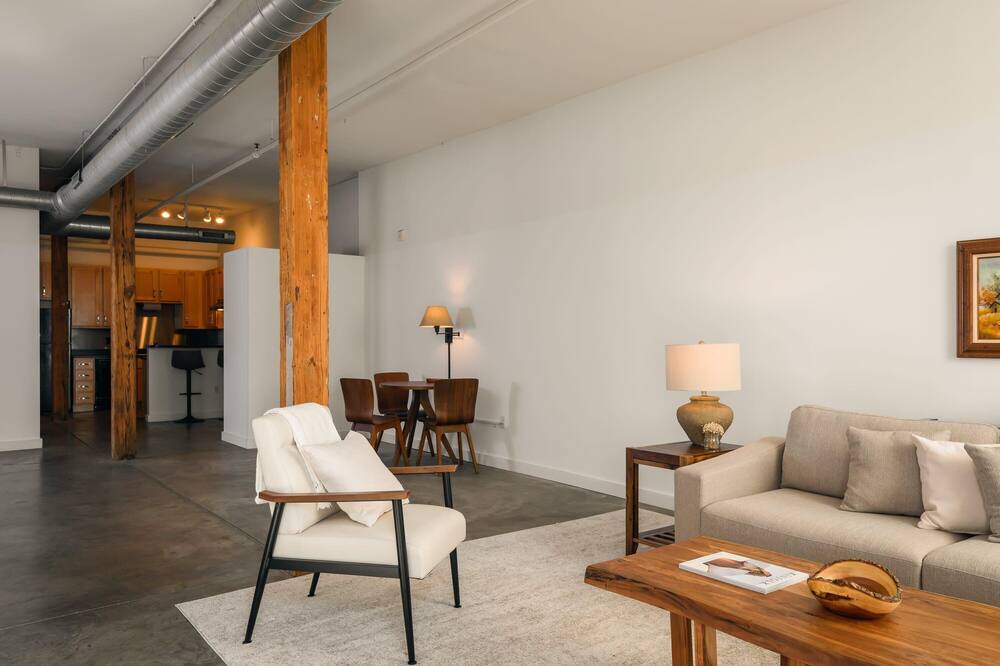 Photo of Livingroom in Downtown St. Louis