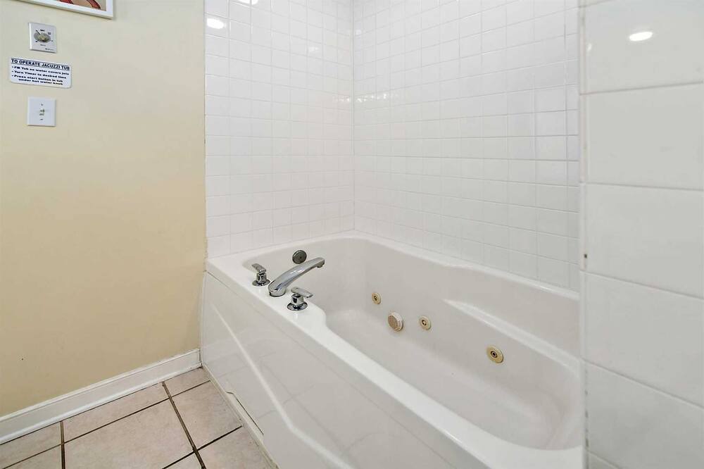 Photo of Bathroom in Midtown Ocean City