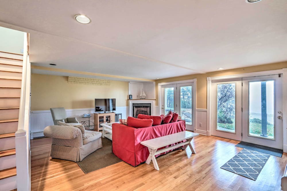 Photo of Bedroom in Atlantic Highlands