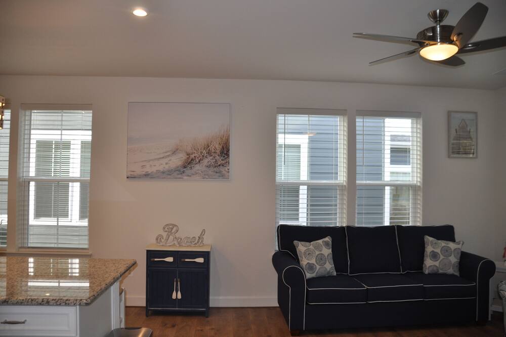Photo of Livingroom in Bayside