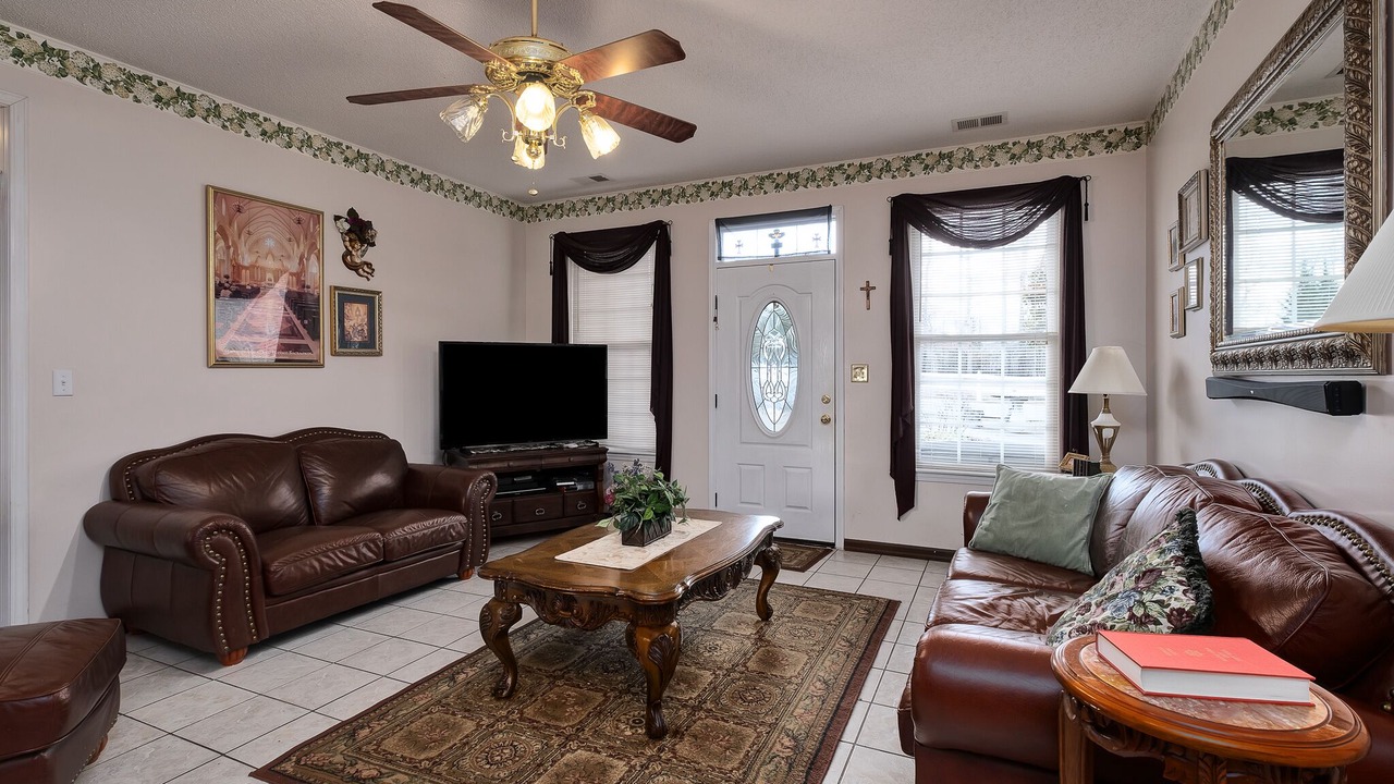 Photo of Livingroom in Hanceville