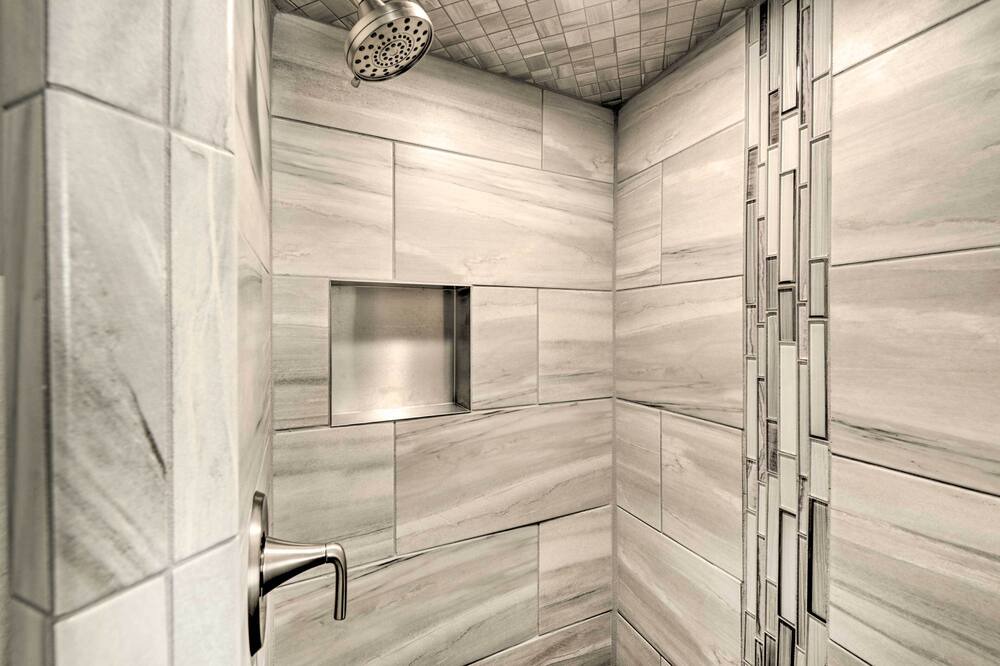 Photo of Bathroom in Passyunk Square