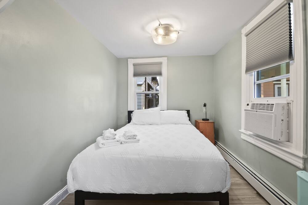 Photo of Bedroom in Ocean Grove