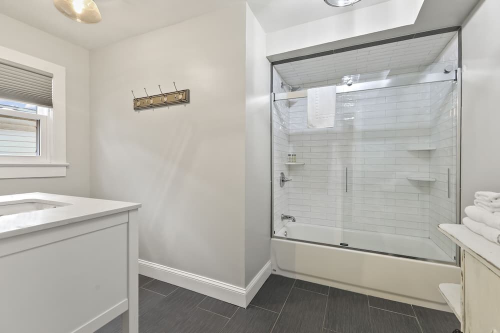 Photo of Bathroom in Ocean Grove