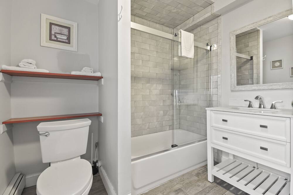 Photo of Bathroom in Ocean Grove
