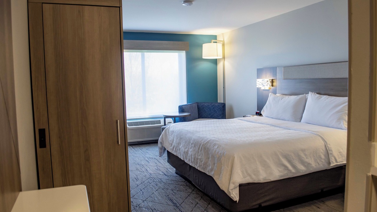 Photo of Bedroom in Mason City