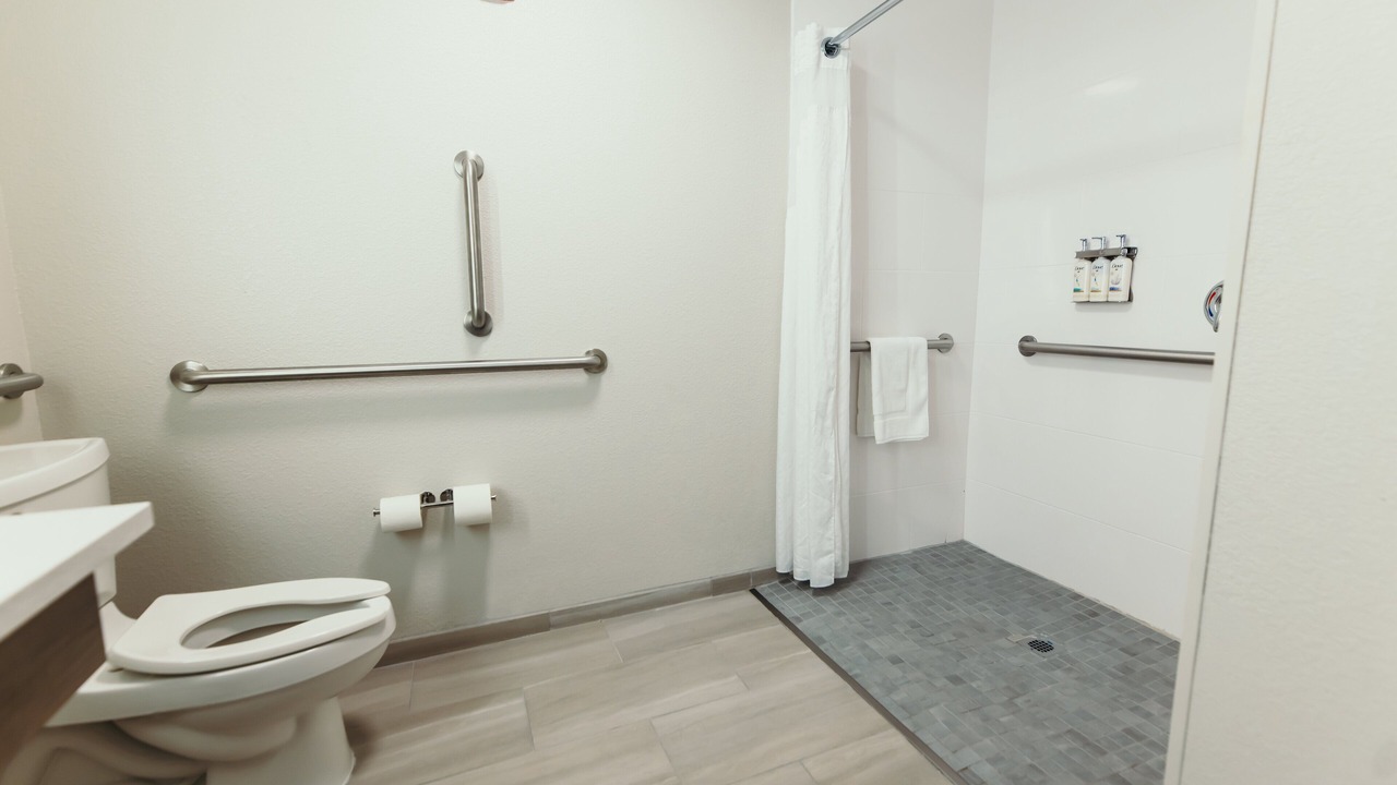 Photo of Bathroom in Urbandale