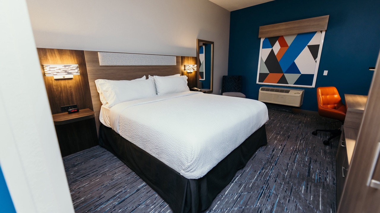 Photo of Bedroom in Urbandale