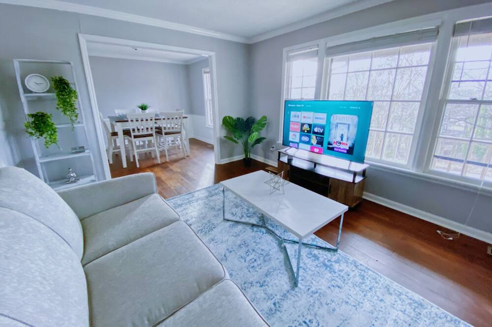 Photo of Livingroom in Huntsville