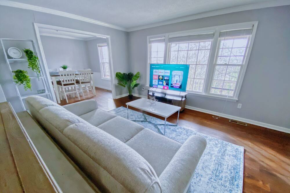Photo of Livingroom in Huntsville
