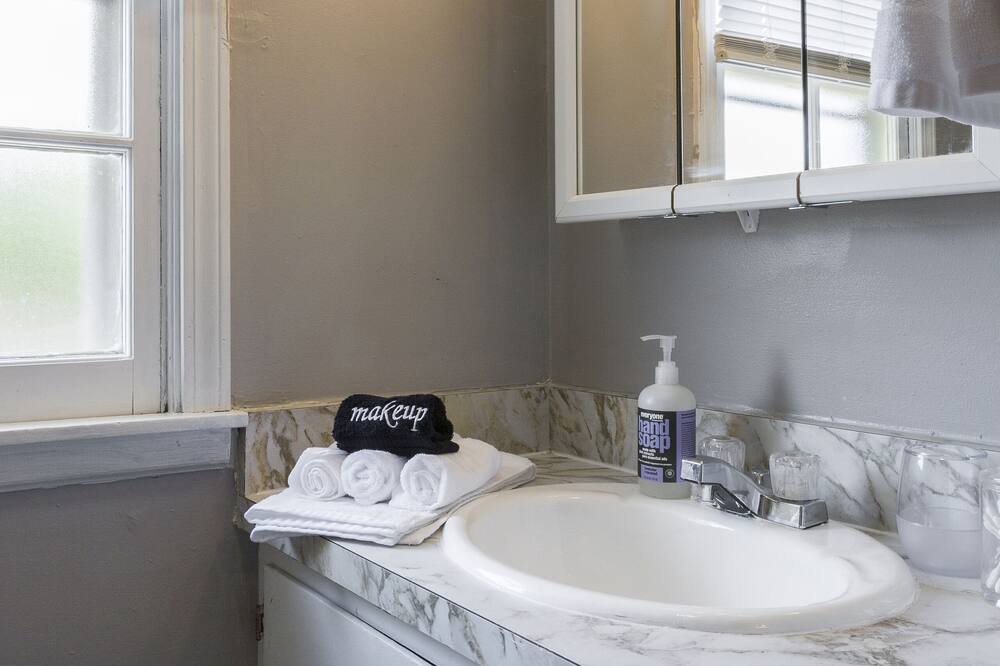 Photo of Bathroom in Yorkville