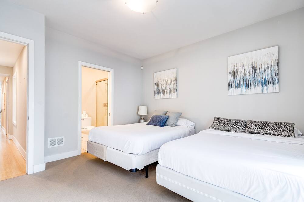 Photo of Bedroom in River North