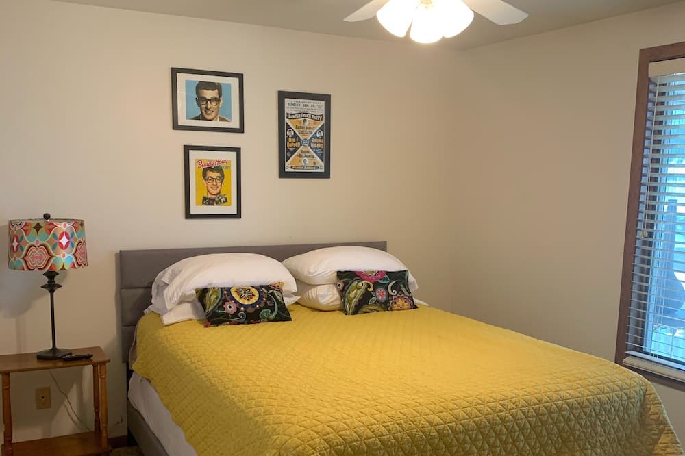 Photo of Bedroom in Clear Lake