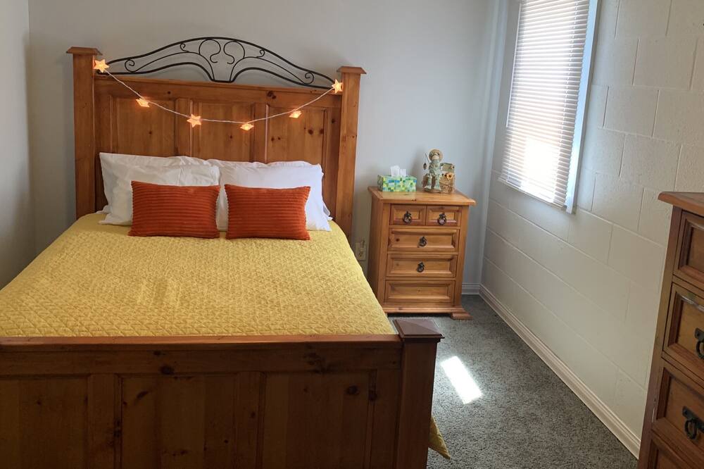Photo of Bedroom in Clear Lake