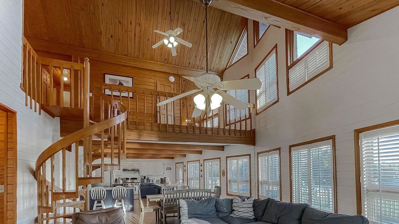 Photo of Livingroom in Valley Lee