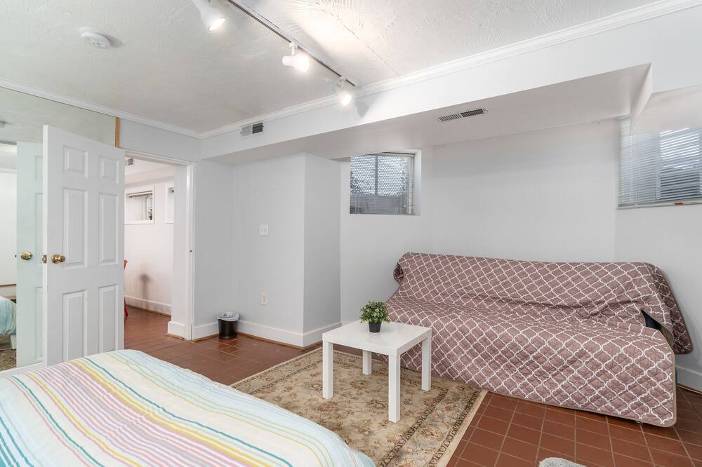 Photo of Bedroom in Truxton Circle