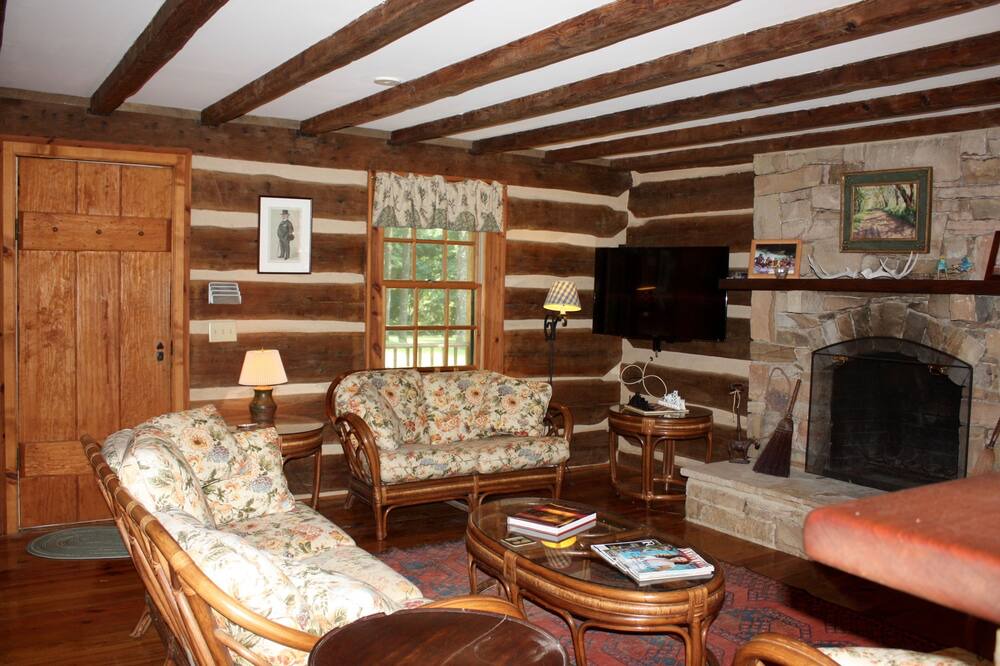 Photo of Livingroom in Millwood