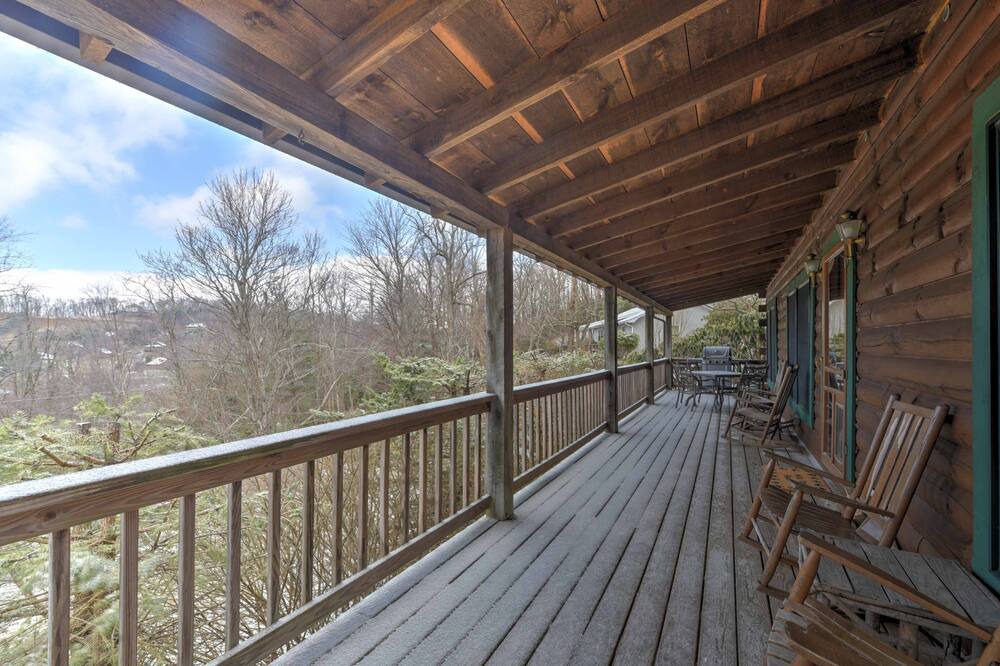 Photo of Livingroom in Boone