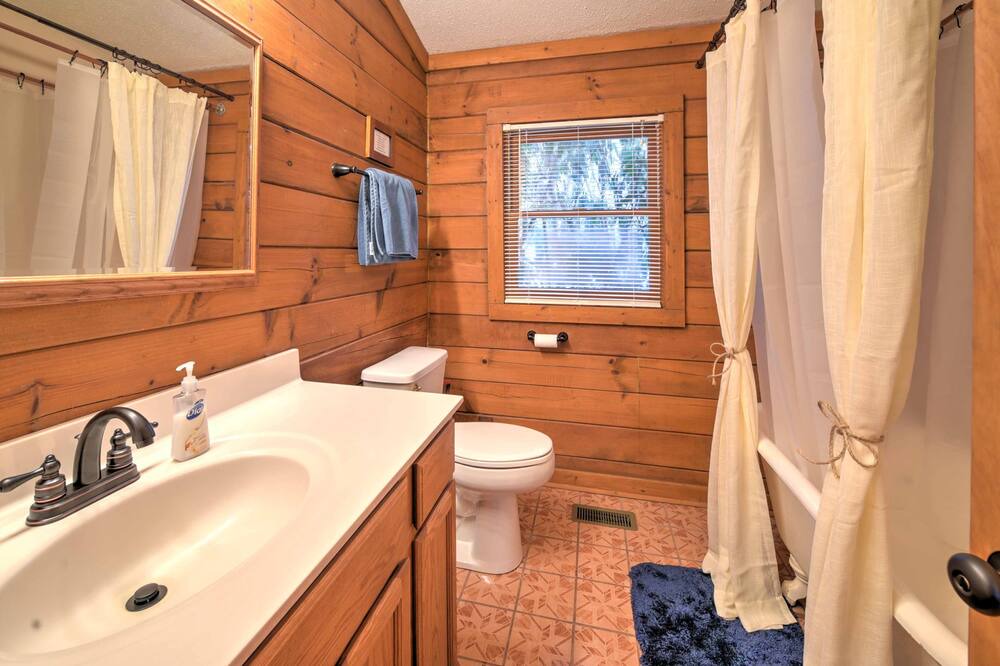 Photo of Bathroom in Boone