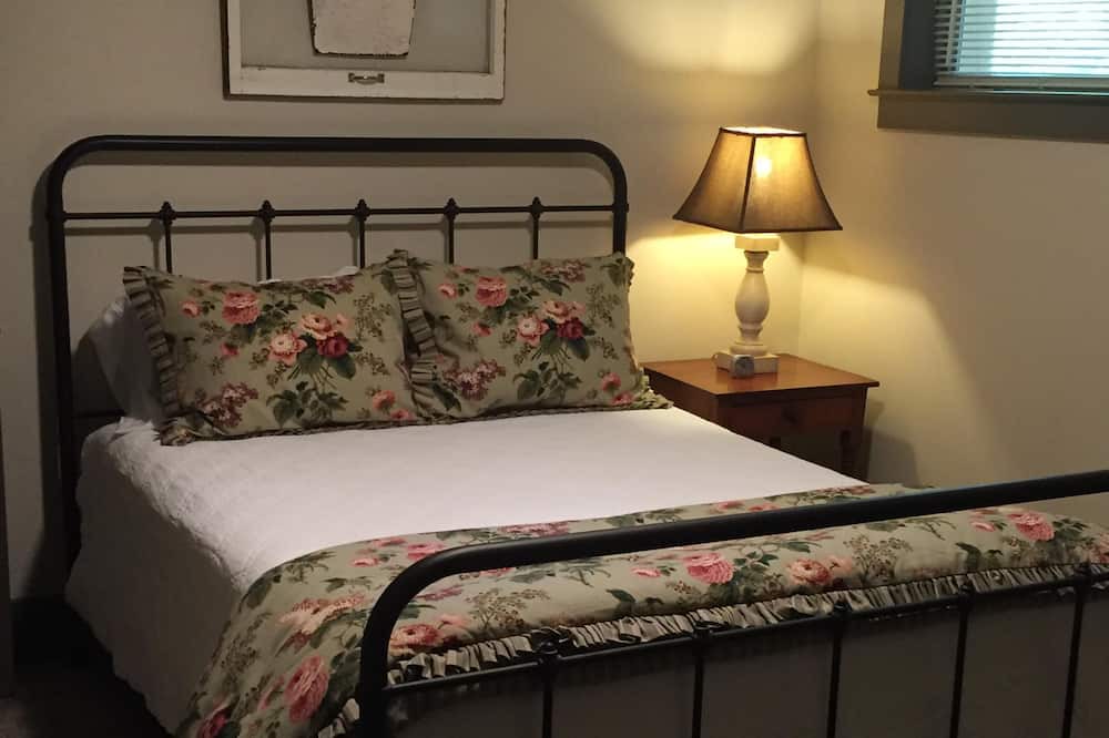 Photo of Bedroom in Talladega