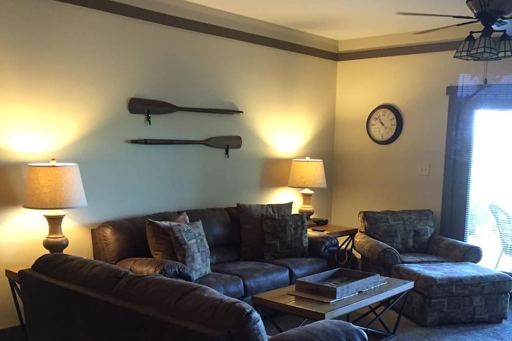 Photo of Livingroom in Talladega