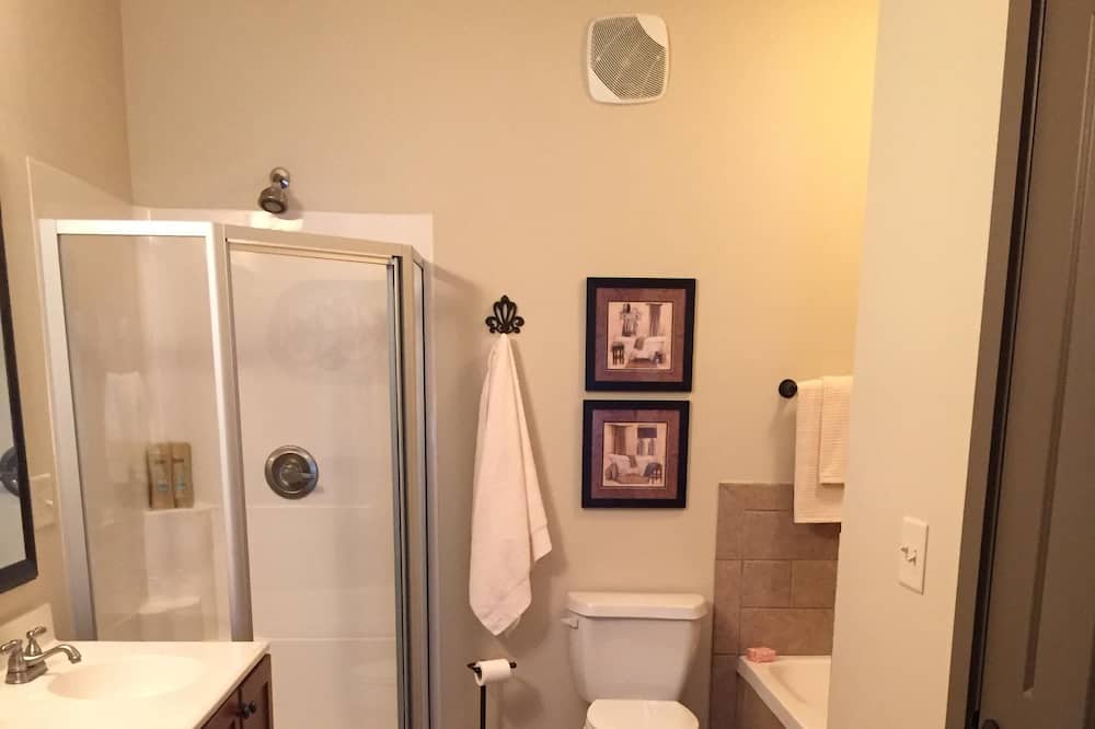 Photo of Bathroom in Talladega