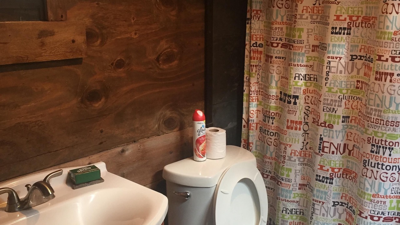 Photo of Bathroom in Jasper